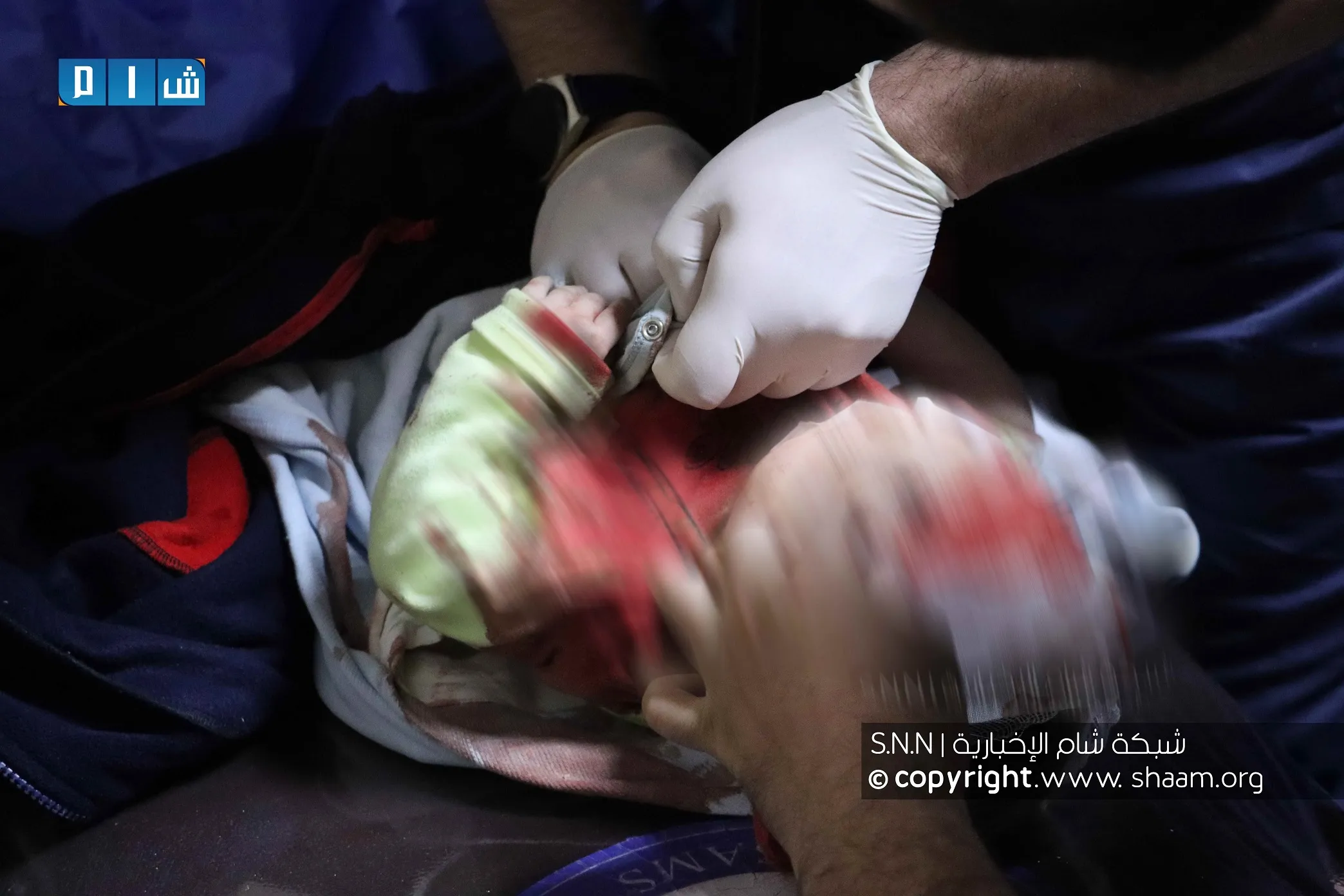 مجزرة مروعة بقصف جوي وصاروخي طال مخيمات للنازحين غربي إدلب