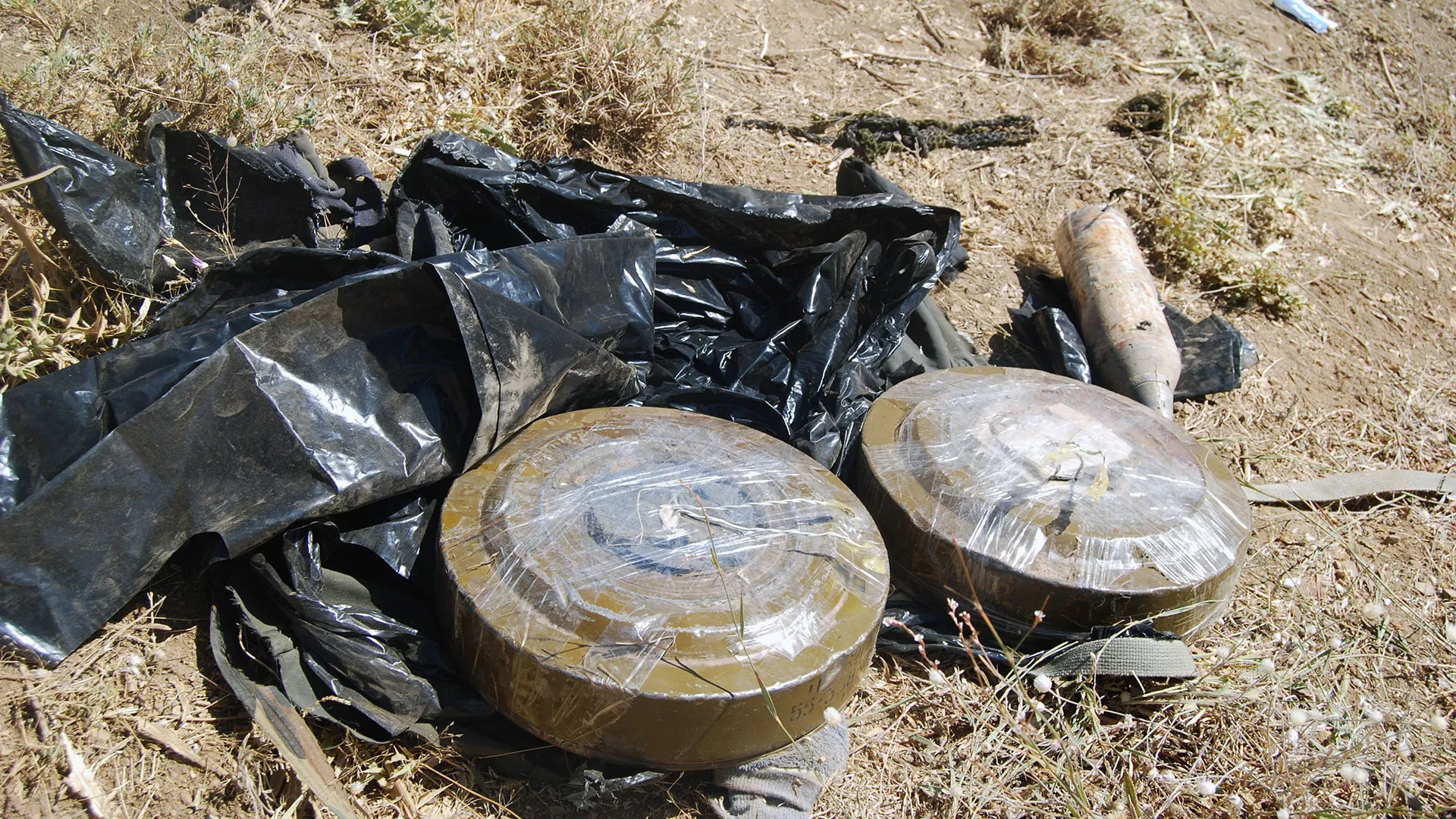أربع ضحايا مدنيون بانفجار ألغام زرعتها "قسد" بريف منبج خلال يومين
