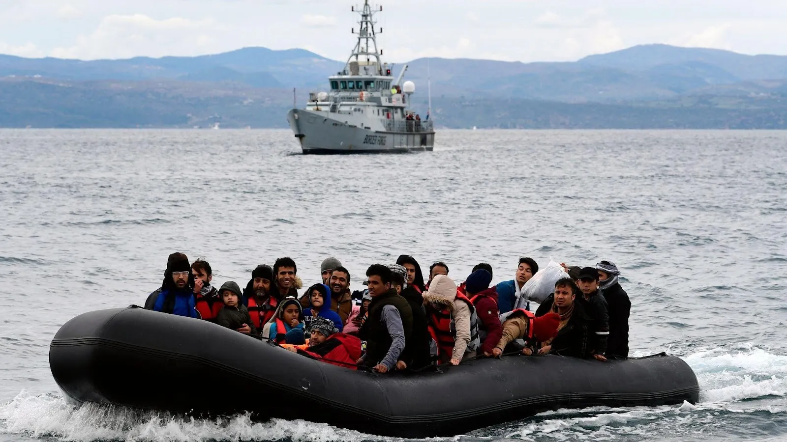 المفوضية الأوروبية تقدم خطة عمل لـ "الاتحاد الأوروبي" لمعالجة تدفق طالبي اللجوء