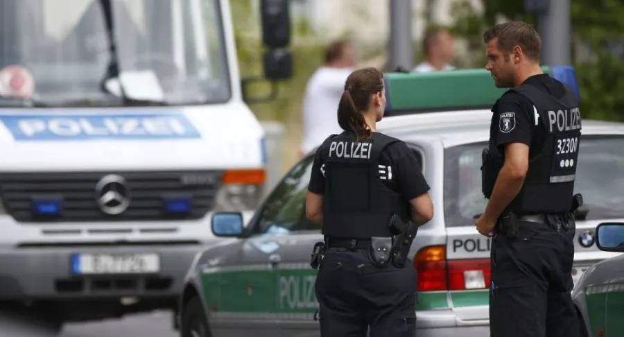 السلطات الألمانية تعتقل ستة سوريين وعراقيين بتهمة تهريب البشر