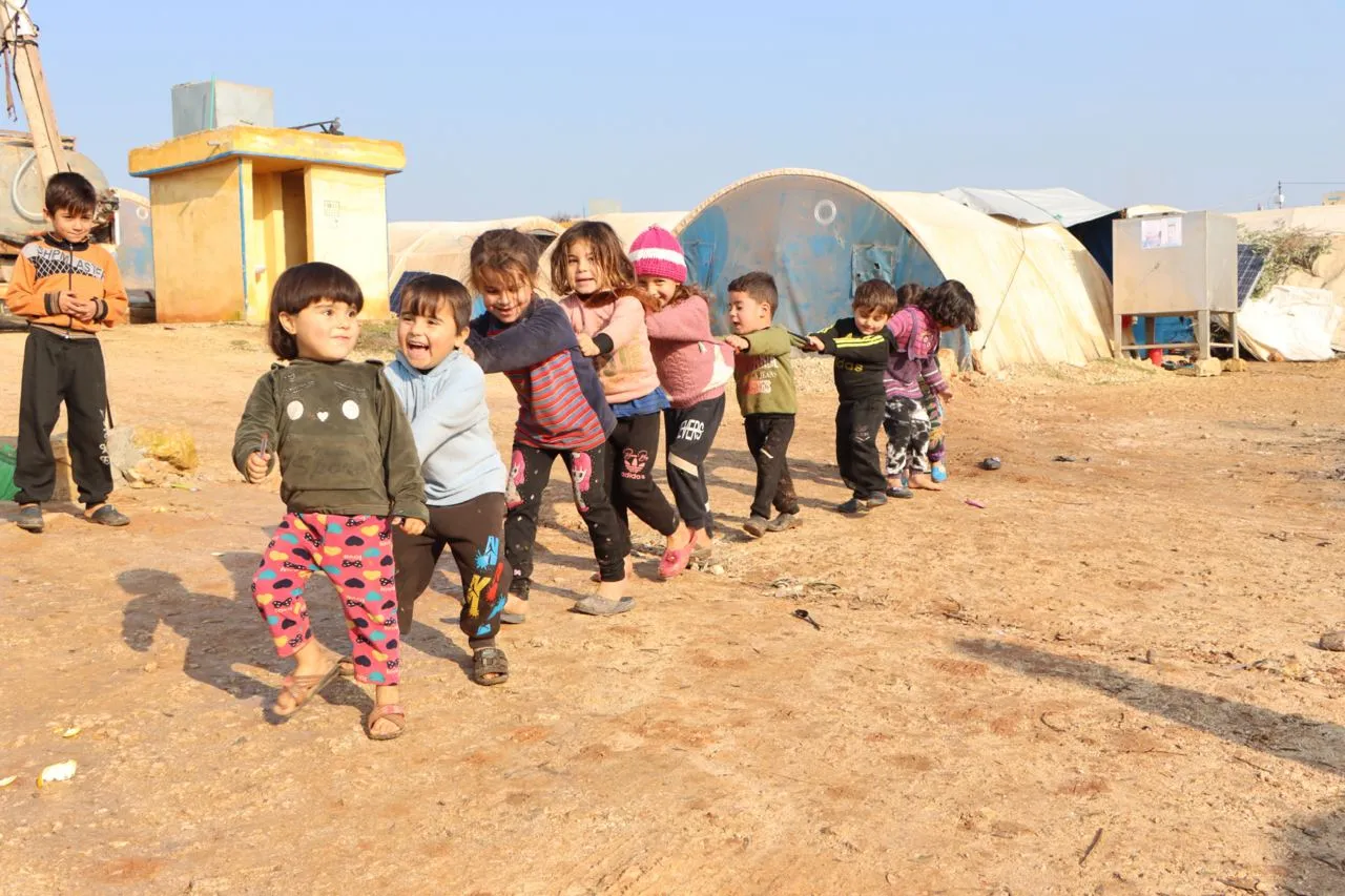 أطفال في أحد مخيمات الشمال السوري