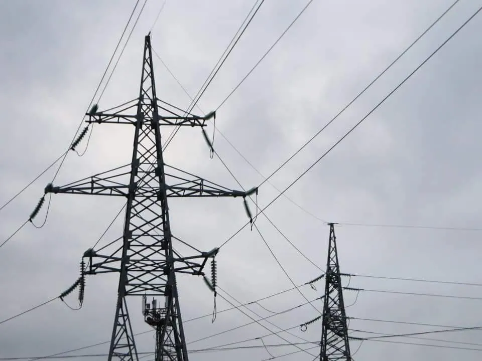 كهرباء النظام: تكلفة تأمين التيار عبء يرهق ميزانية الدولة