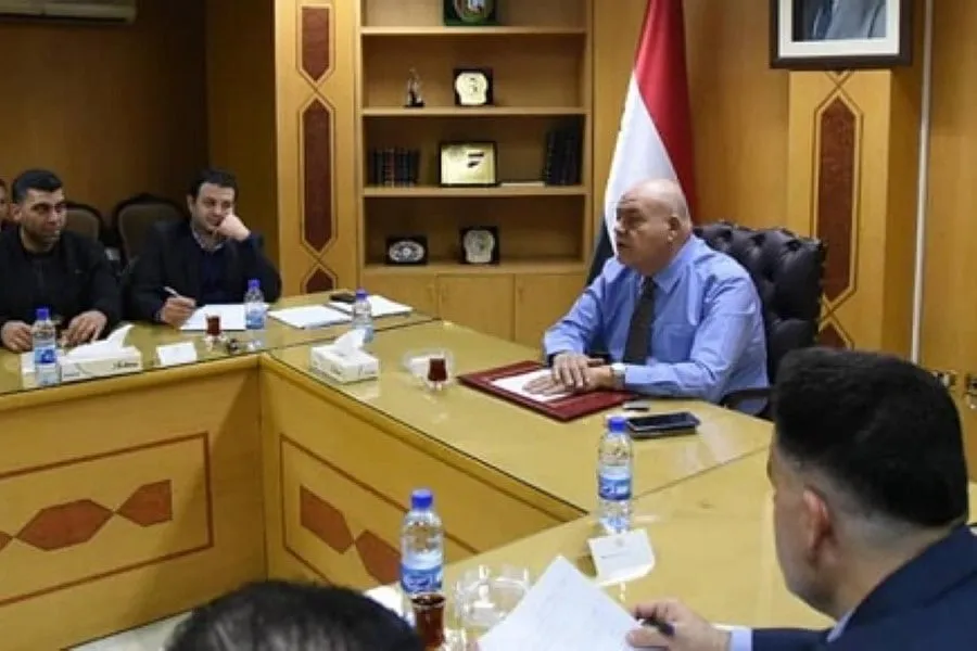 مهندس ينشر وثائق حول صفقات مشبوهة ويناشد رأس النظام والحرس الجمهوري بعد تعرضه للتهديد