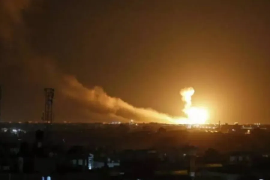 "معاريف": الغارة الإسرائيلية استهدفت "مشروع إيران للصواريخ الدقيقة" بمحيط دمشق