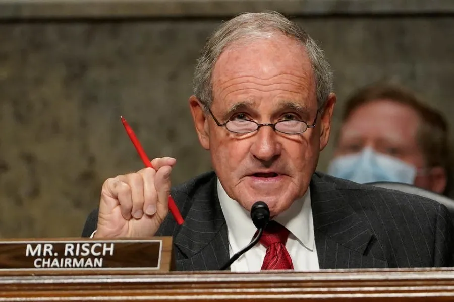 سيناتور جمهوري يُيحذر من إعادة تأهيل الإرهابي "بشار الأسد"