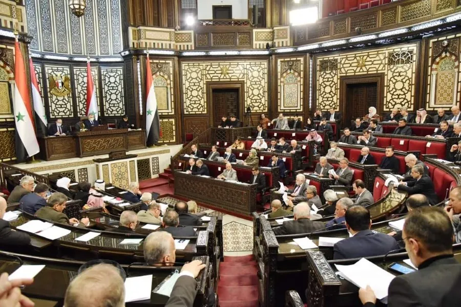 رغم إثارته للجدل وتشديد العقوبات .. "مجلس التصفيق" يُقر "قانون الجريمة المعلوماتية"