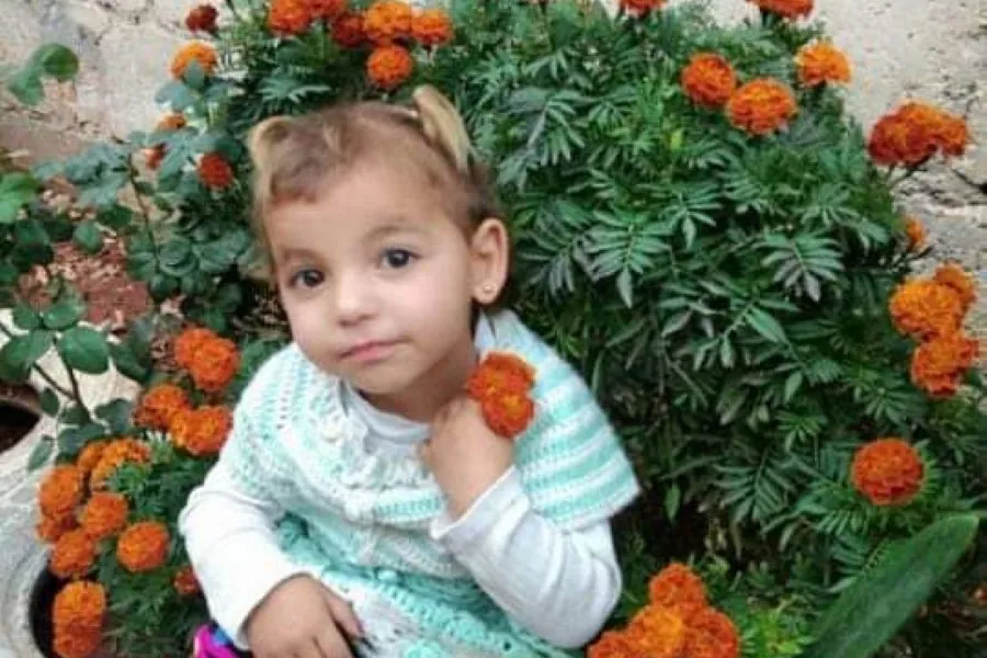 قُتلت خنقاً .. العثور على جثة طفلة بعد اختطافها بساعات شمالي حلب