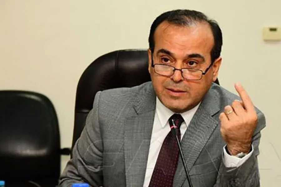 النظام يبرر تأخير توزيع المازوت المنزلي ويكشف حجم استيراد النفط الإيراني شهرياً