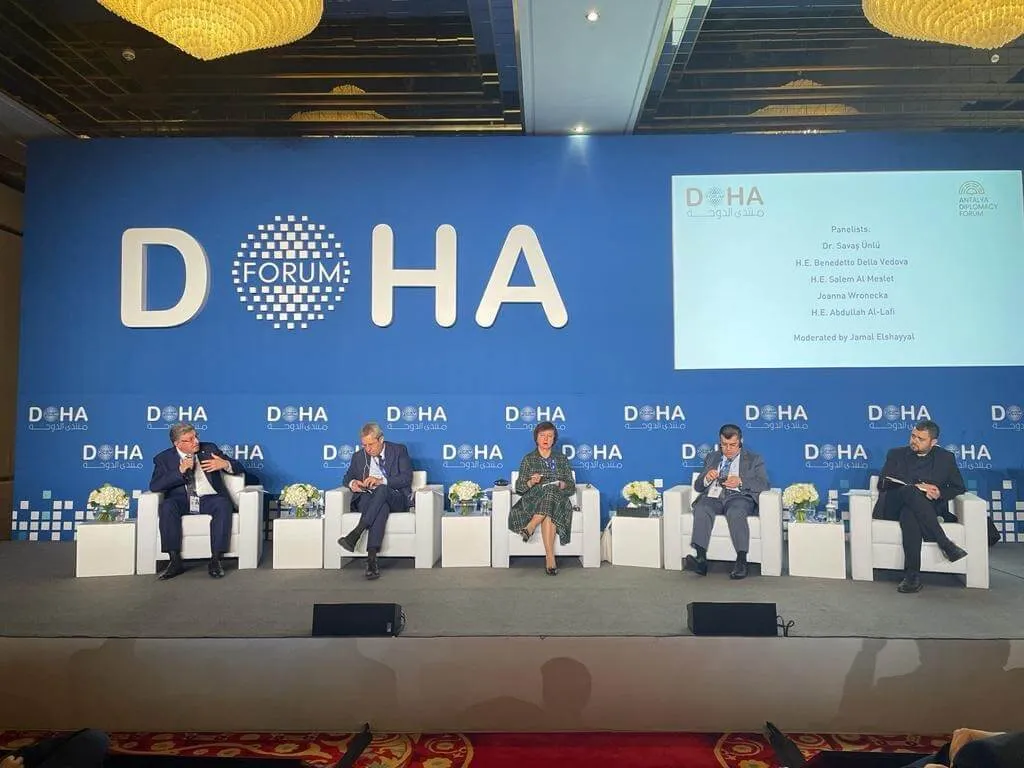 داعياً لدعم العملية السياسية .. المسلط يجري عدة لقاءات على هامش منتدى الدوحة العشرين