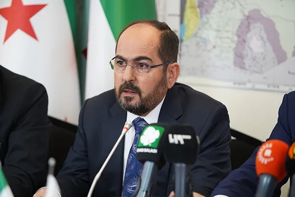 ضرورية لمواجهة التحديات.. رئيس "المؤقتة" يُشيد بخطوات "الائتلاف" في عملية الإصلاح 