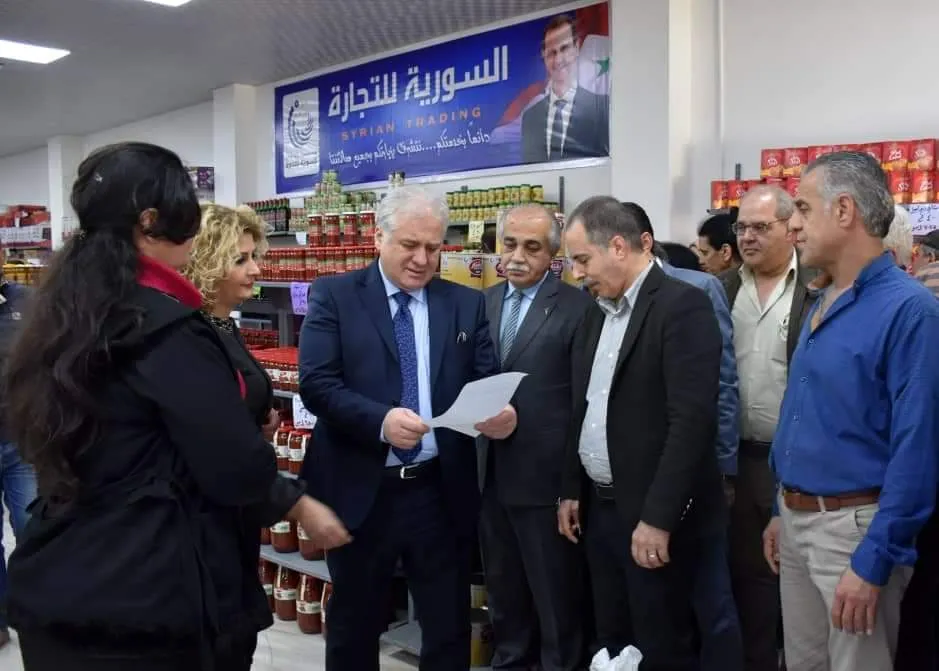 الطقس وشح التوريدات وأجور النقل .. النظام يبرر غلاء الأسعار ومسؤول: "ليس في سوريا فقط"