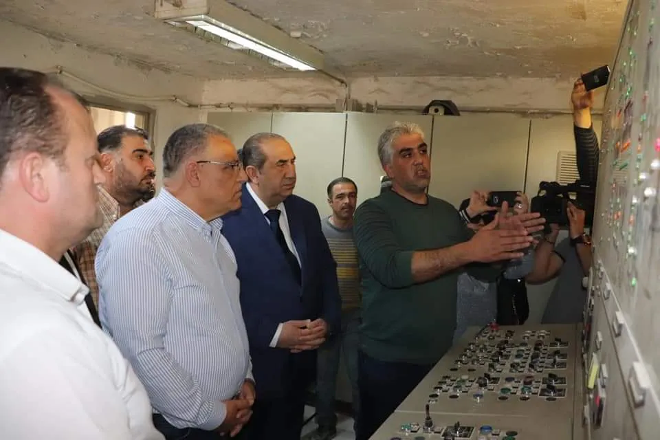 النظام يتنصل من تأمين المازوت للمزارعين وصحفي موالٍ: 6 مليون لتر شهرياً لـ "الأمبيرات" بحلب