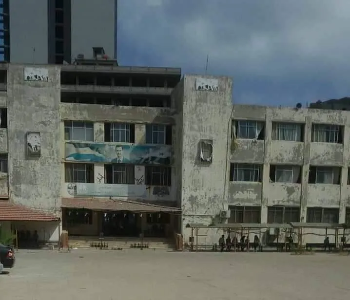 رفع أقساط الجامعات الخاصة ومذيعة موالية تنتقد آليات القبول في المدارس