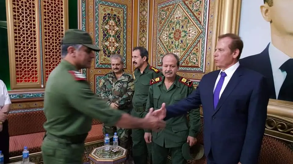 واصفاً إياه بـ"جرائم ضد الإنسانية" .. محافظ النظام يدعو لفك حصار "قسد" في الحسكة