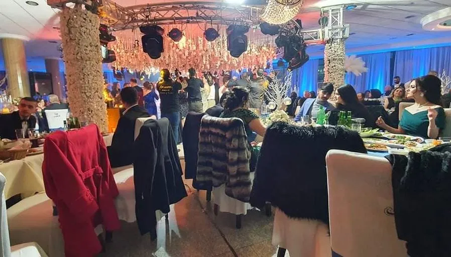 بين الإنكار والتبرير .. قضية "الرمال الذهبية" تتفاعل "وزير الكهرباء ينفي ومسؤول يؤكد" ..!!