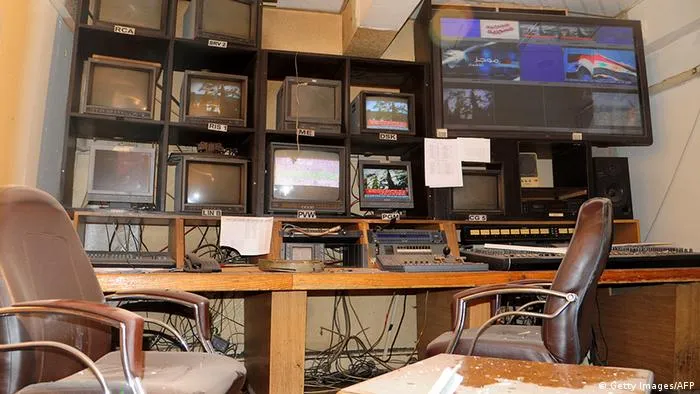 "فيسبوك" يغلق صفحة "الإذاعة والتلفزيون" لدى النظام والأخير ينتقد: "ازدواجية معايير"