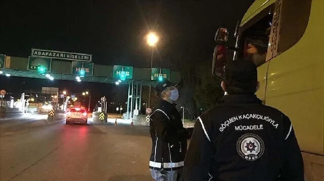 درك ولاية قرقلار التركية يضبط 13 سوريا دخلوا البلاد بطرق غير نظامية