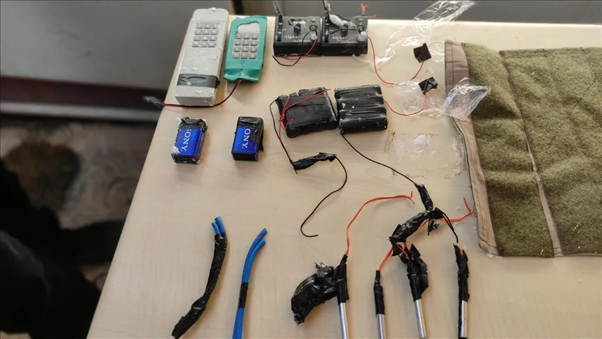 تابعتين لـ "قسد" ... إلقاء القبض على امرأتين بحوزتهما أحزمة ناسفة في "عفرين"