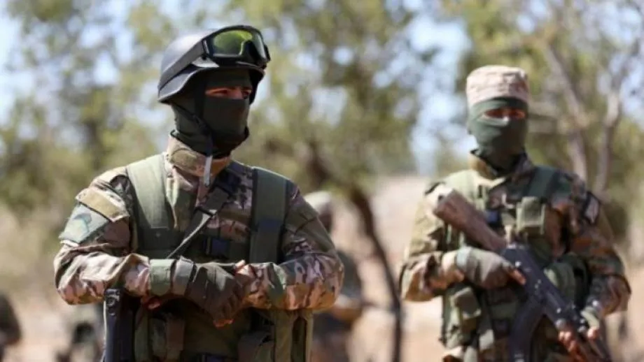 أمني في "تحرير. الشام" يعتدي بالضرب على سيدة مهجرة في بنش ومطالب بالمحاسبة