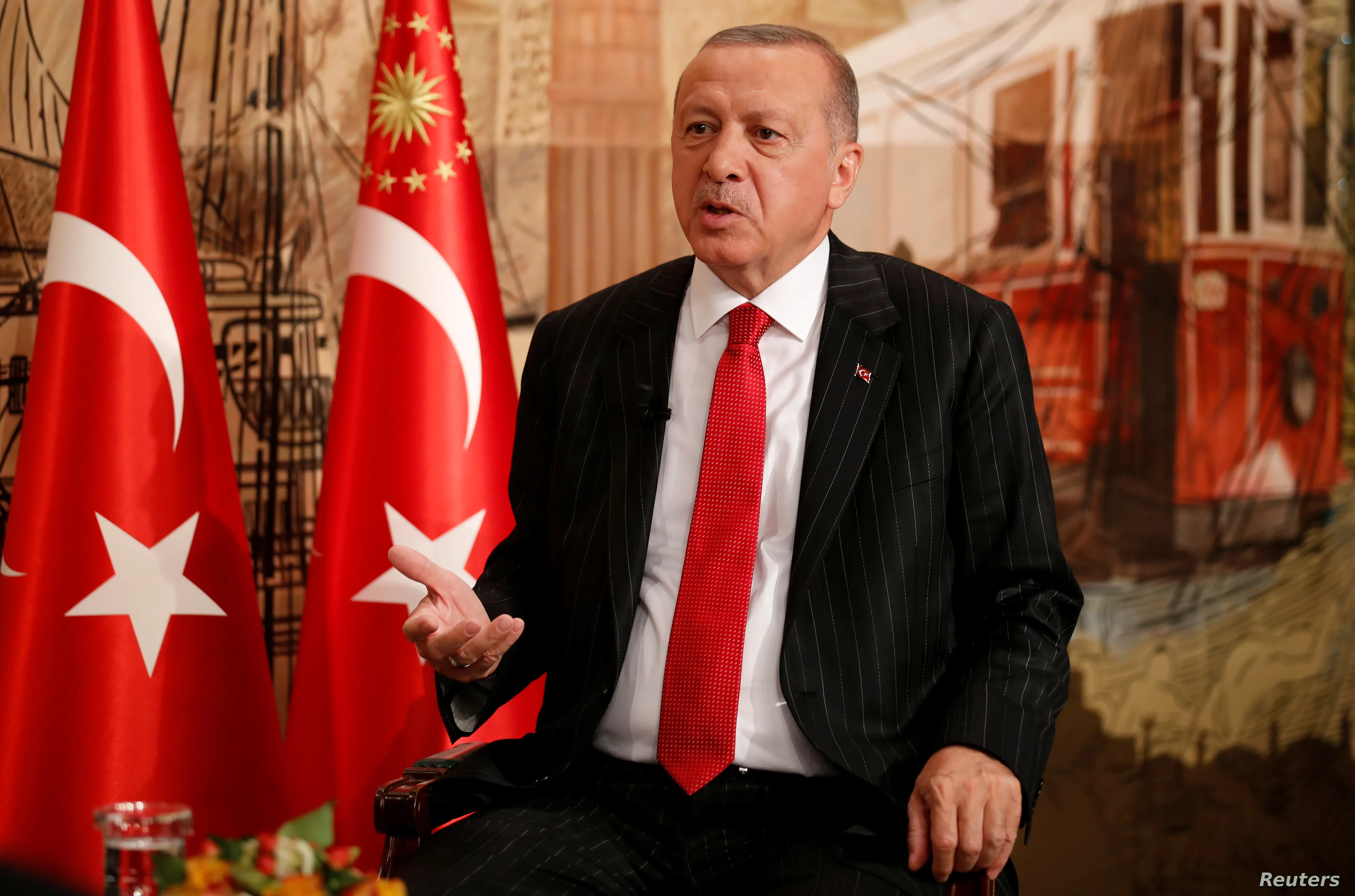 "بلومبيرغ": تصاعد المشاعر المعادية للاجئين السوريين يشكل تحدياً للرئيس "إردوغان"