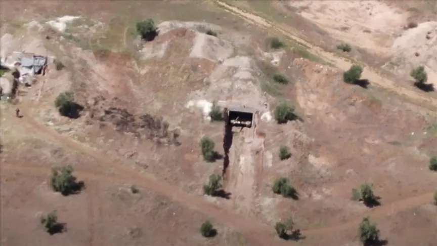 عبر صور جوية .. "الأناضول" تكشف أنفاق جهزتها "قسد" بين المناطق السكنية بتل رفعت