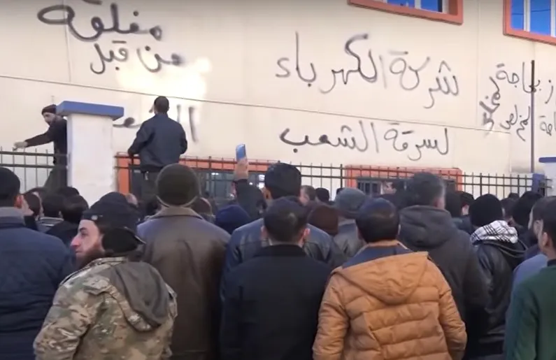 "عقاب جماعي".. انقطاع الكهرباء عن عفرين ومدن أخرى بريف حلب لأكثر من 30 ساعة