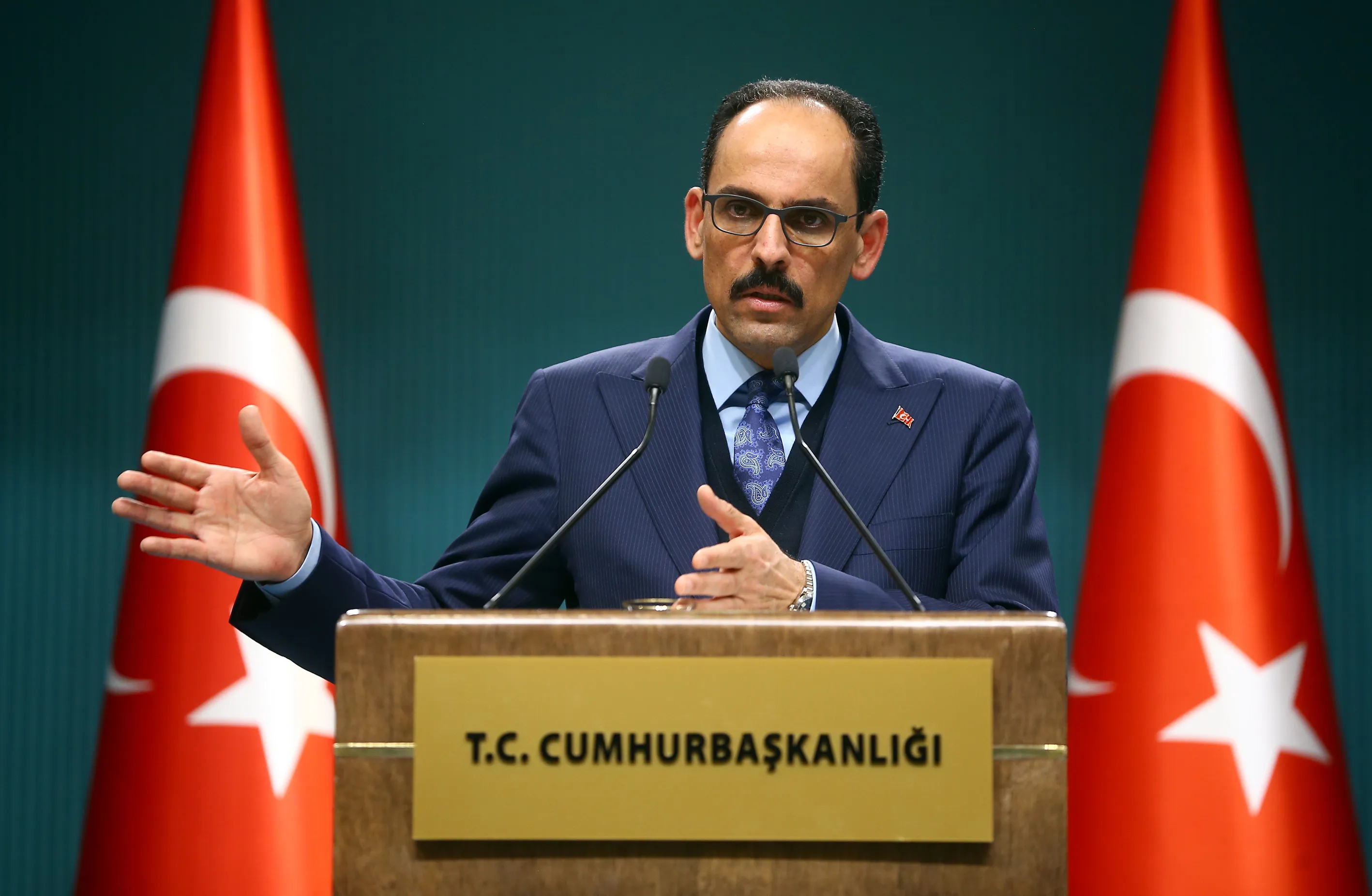 كالن: تركيا اتخذت "الإجراءات اللازمة" بوسائلها وقدراتها لتأمين الحدود مع سوريا