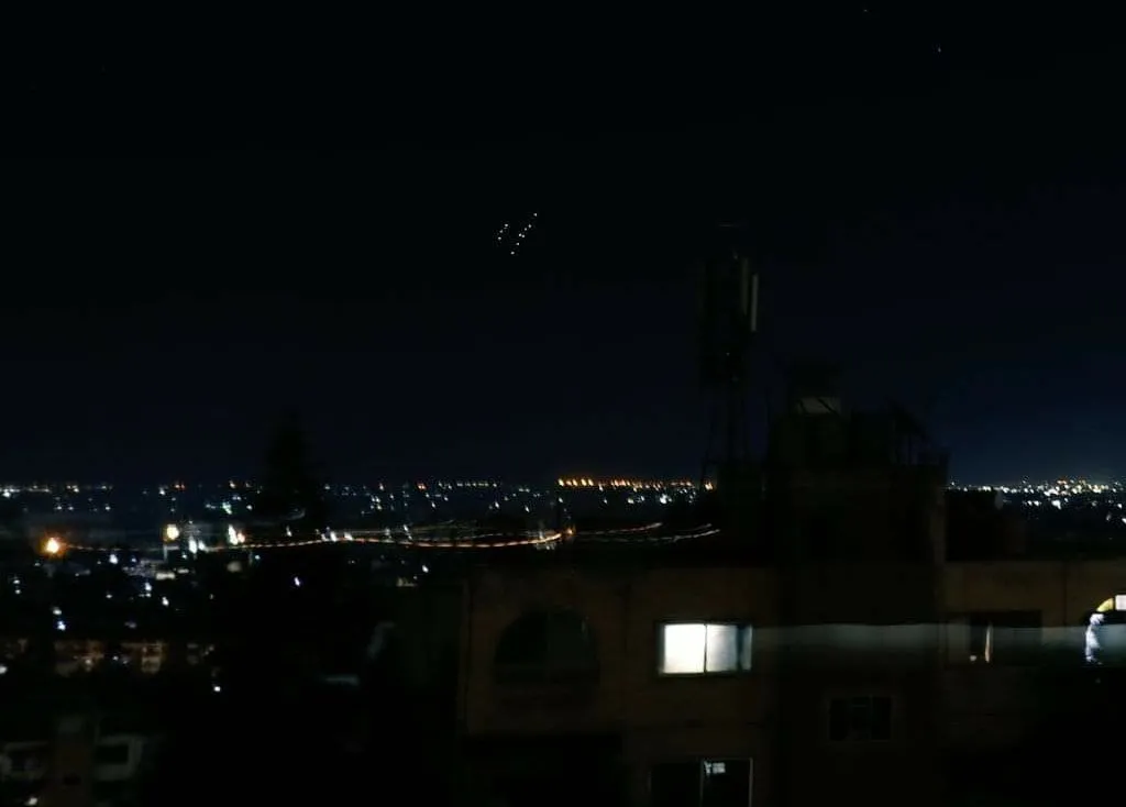 غارات اسرائيلية تستهدف مواقع عسكرية جنوب دمشق