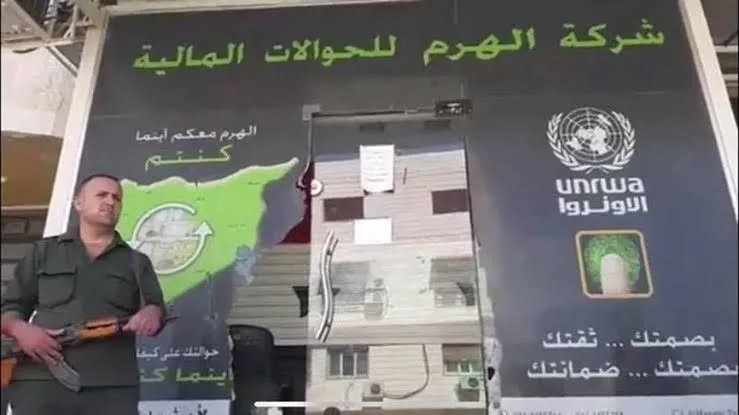 تسهم بتمويل 40% من المستوردات .. النظام يتوقع تراجع معدل الحوالات الخارجية