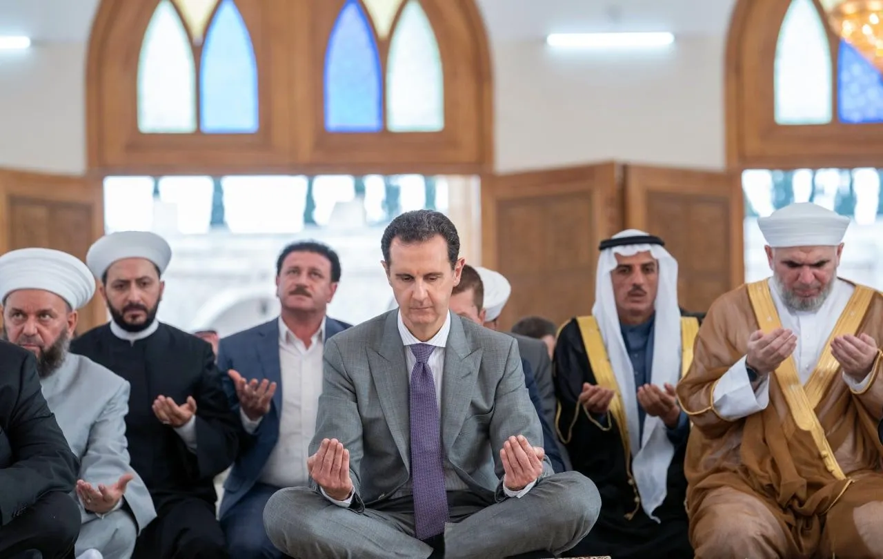 على أنقاض أحيائها وعذابات أهلها... الإرهابي "بشار" يُدنس حلب يوم عيد الأضحى