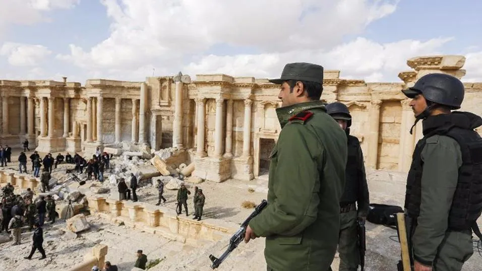 مدعياً توافد مئات الآلاف .. النظام يزعم مساهمة السياح برفع الأسعار في سوريا