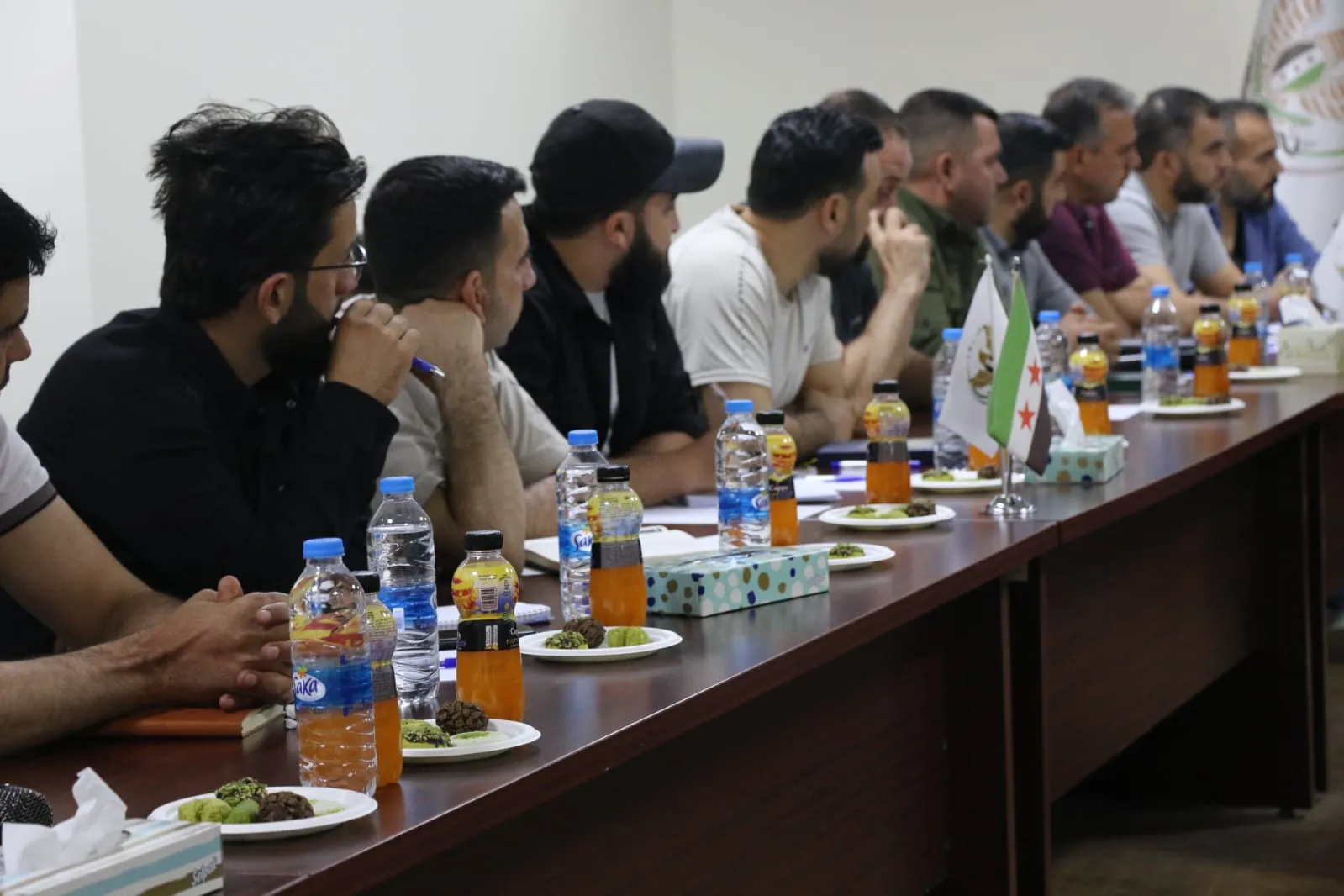 "المؤقتة" ومركز دراسات يدربان "الجيش الوطني" على "القانون الدولي الإنساني"