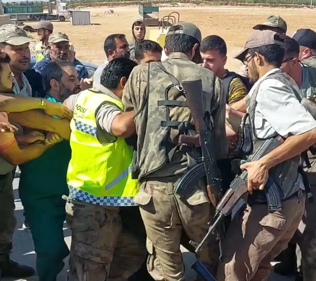 "نقابة الأطباء الحرة" تدين الاعتداء على النشطاء الإعلاميين في الباب