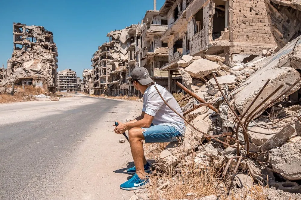متباهياً بحجم إيرادات السياحة .. النظام يقدر خسائر وأرباح جهات حكومية
