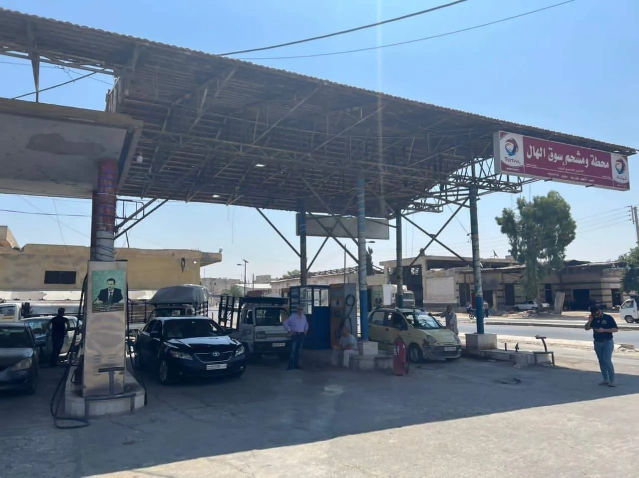 النظام يخفض مخصصات "البنزين" وقرار رفع السعر يشعل تعرفة النقل الداخلي