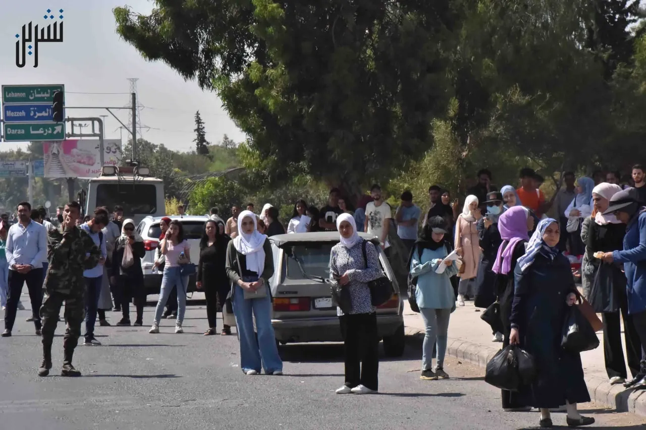 مع تصاعدت الانتقادات .. النظام يبرر رفع البنزين بالسعر العالمي وتكلفة الاستيراد والشحن
