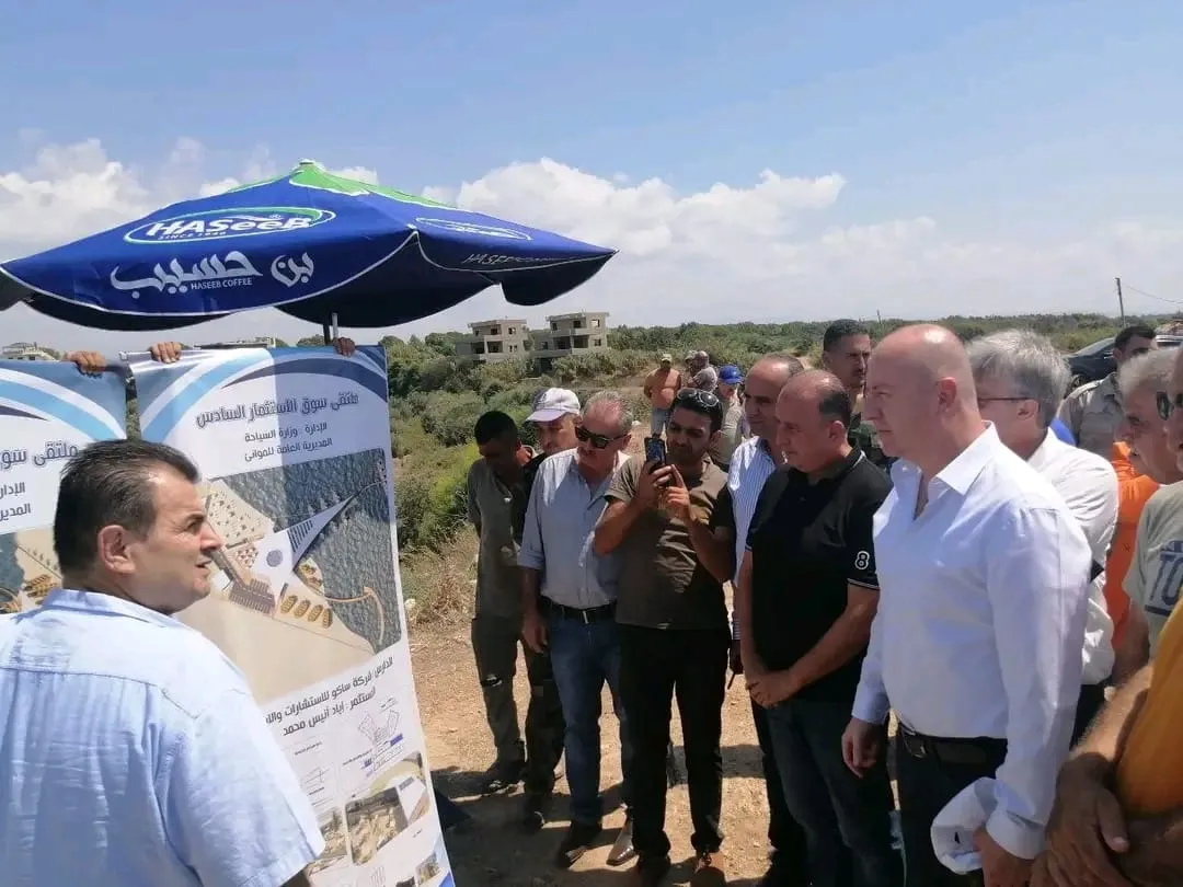 وزير السياحة لدى النظام ينفي علاقة الخطوط المعفاة من التقنين برفع التعرفة