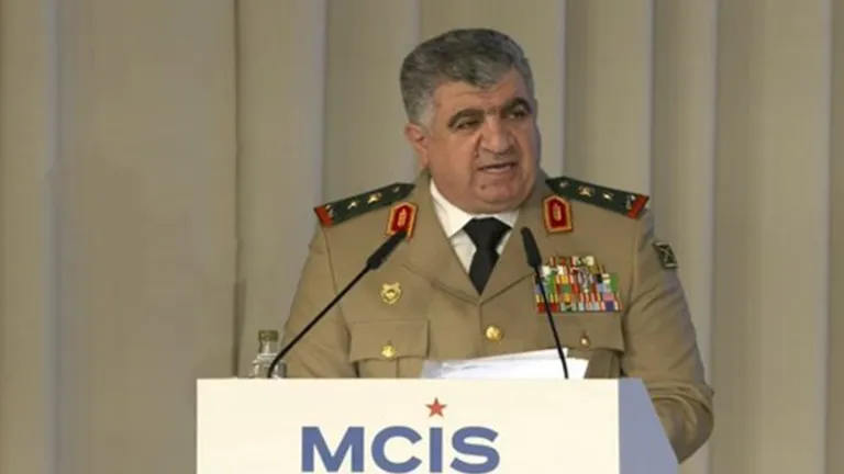 وزير دفاع النظام يطالب من موسكو بإنهاء "الاحتلالين الأمريكي والتركي" في سوريا