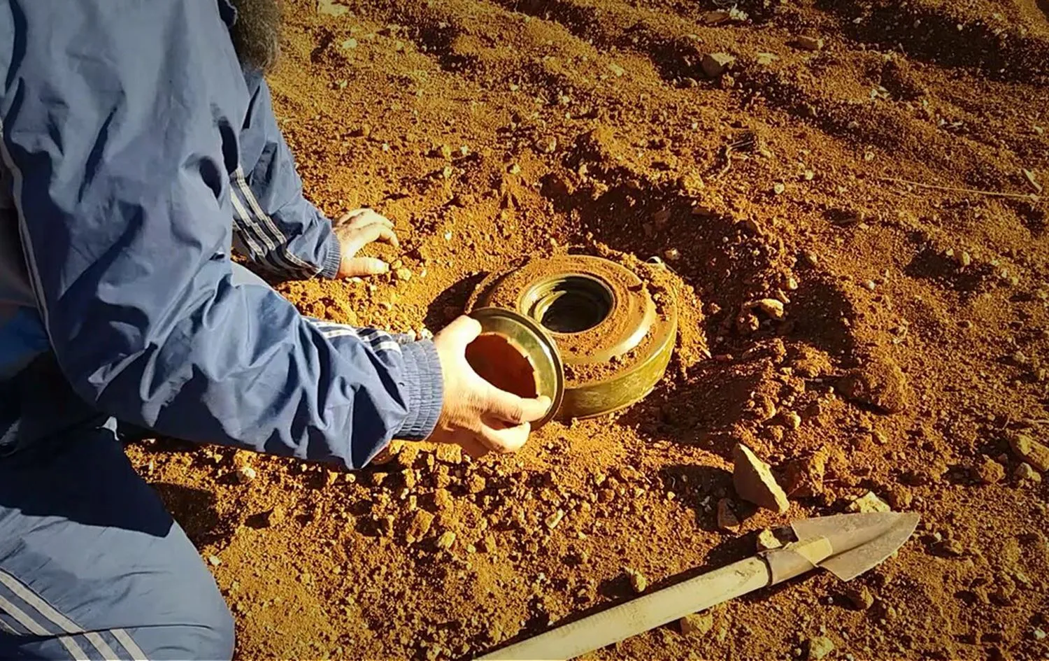 مجدداً .. مخلفات الحرب تودي بحياة طفل وإصابة 5 آخرين بريف درعا