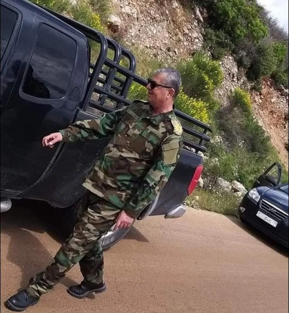 قاد معارك للنظام بإدلب وحلب .. مقتل لواء من "القرداحة" بظروف غامضة