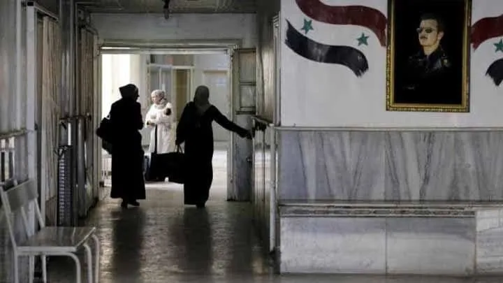 مع تزايد هجرة الأطباء.. الإرهابي "بشار" يُصدر مرسوماً يحدد شروط قبول طلاب الطب