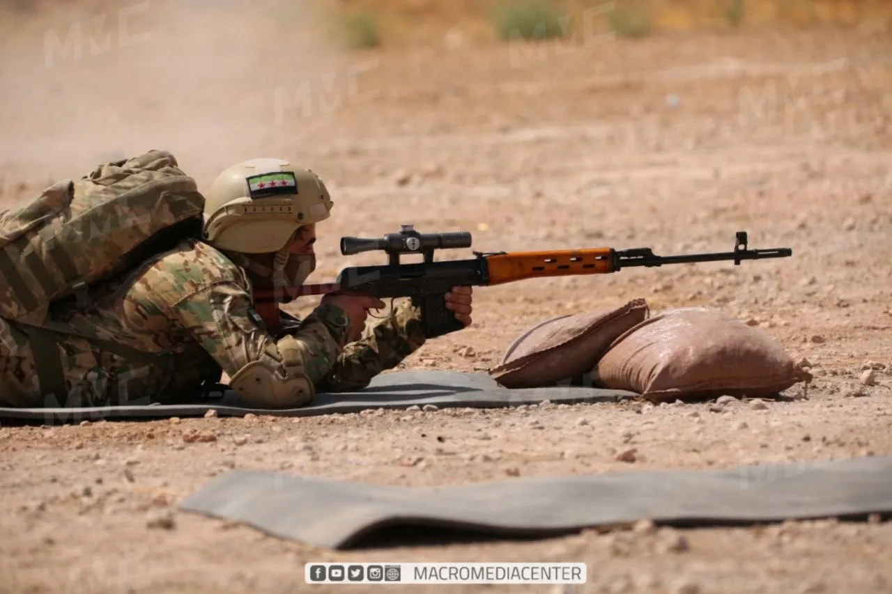تدريبات عسكرية أجراها فصيل "فرقة الحمزة" في الجيش الوطني لمقاتليه في قطاع منطقة درع الفرات بريف حلب الشمالي