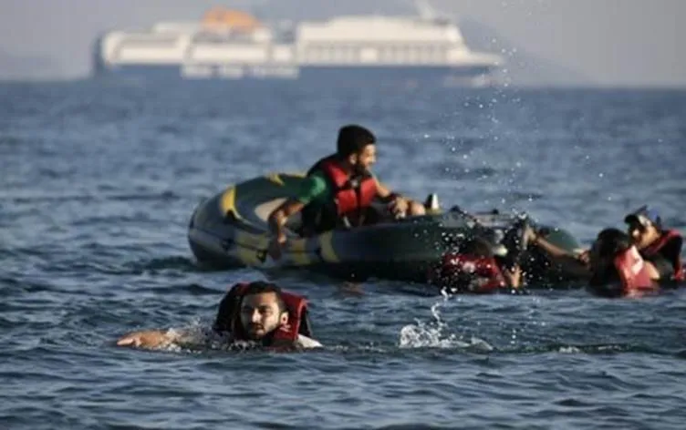 غرق 6 مهاجرين بينهم رضيعان بعد تركهم من قبل خفر السواحل اليوناني