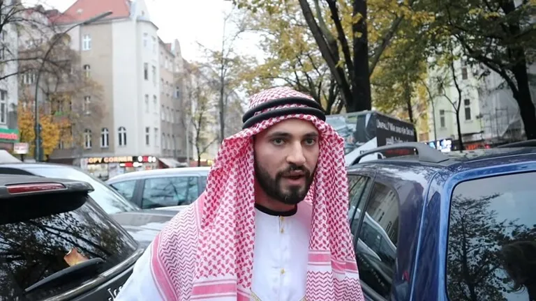 عاد من ألمانيا معتبراً سوريا "بلد الديمقراطية" .. النظام يعتقل يوتيوبر سوري بدمشق