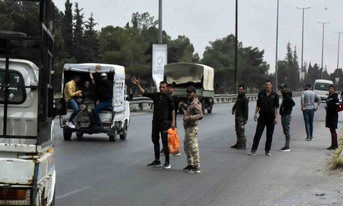 النظام يرفع تعرفة النقل الداخلي باللاذقية ويناقش ترخيص "التك توك" في دمشق