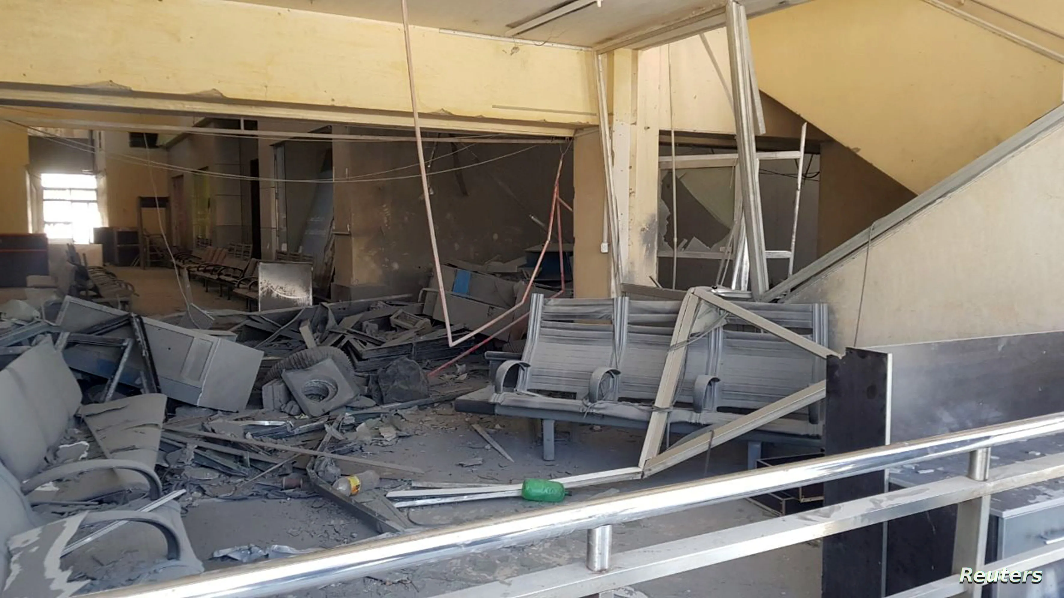 مخالفا رواية النظام... "المصالحة الروسي" : مقتل 6 عناصر للنظام بالهجوم الإسرائيلي على مطار دمشق
