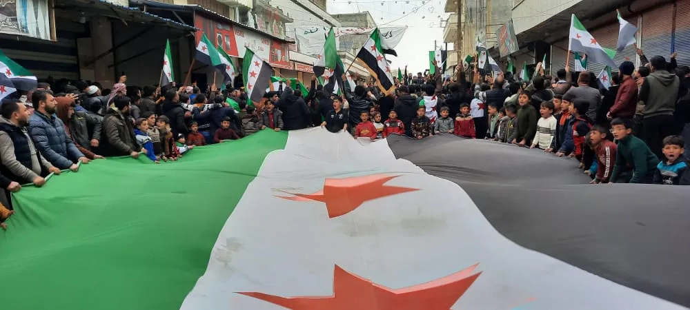 مظاهرة في بلدة صوران بريف حلب ترفض الصلح والتقارب مع رأس الارهاب بشار الاسد