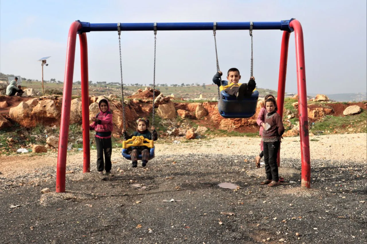 أطفال قرب مخيمهم شمالي #إدلب.