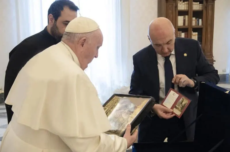 "بابا الفاتيكان" يستقبل رئيس منظمة الهلال الأحمر السوري