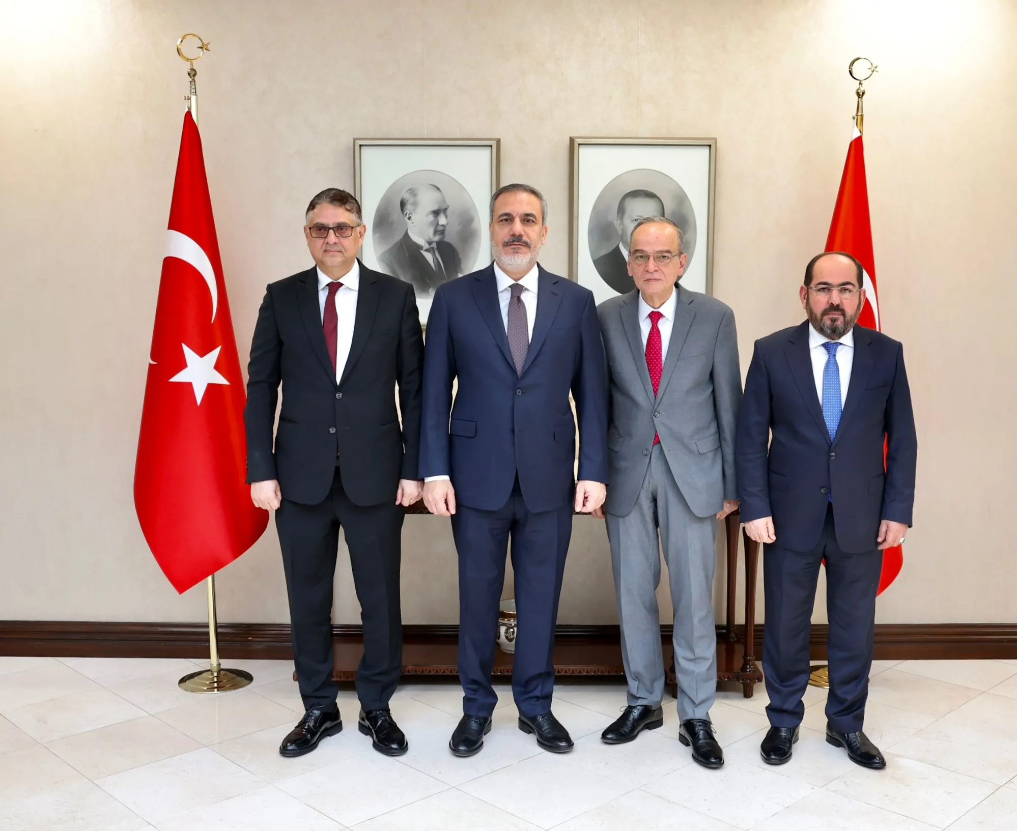 بدعوى رسمية .. الخارجية التركية تستقبل مسؤولي "الائتلاف والمؤقتة وهيئة التفاوض" في أنقرة 